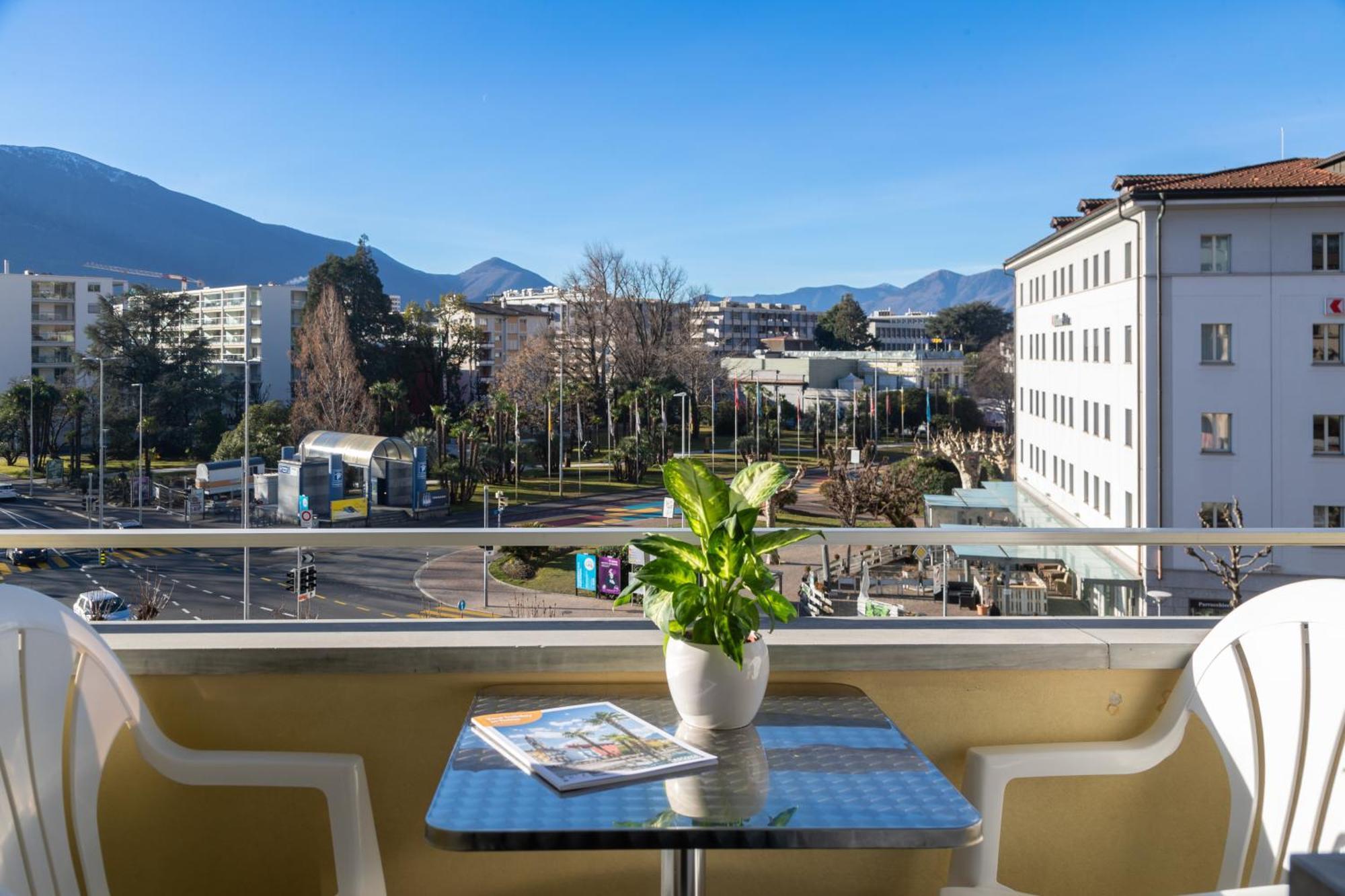 Hotel Rondinella Locarno Kültér fotó