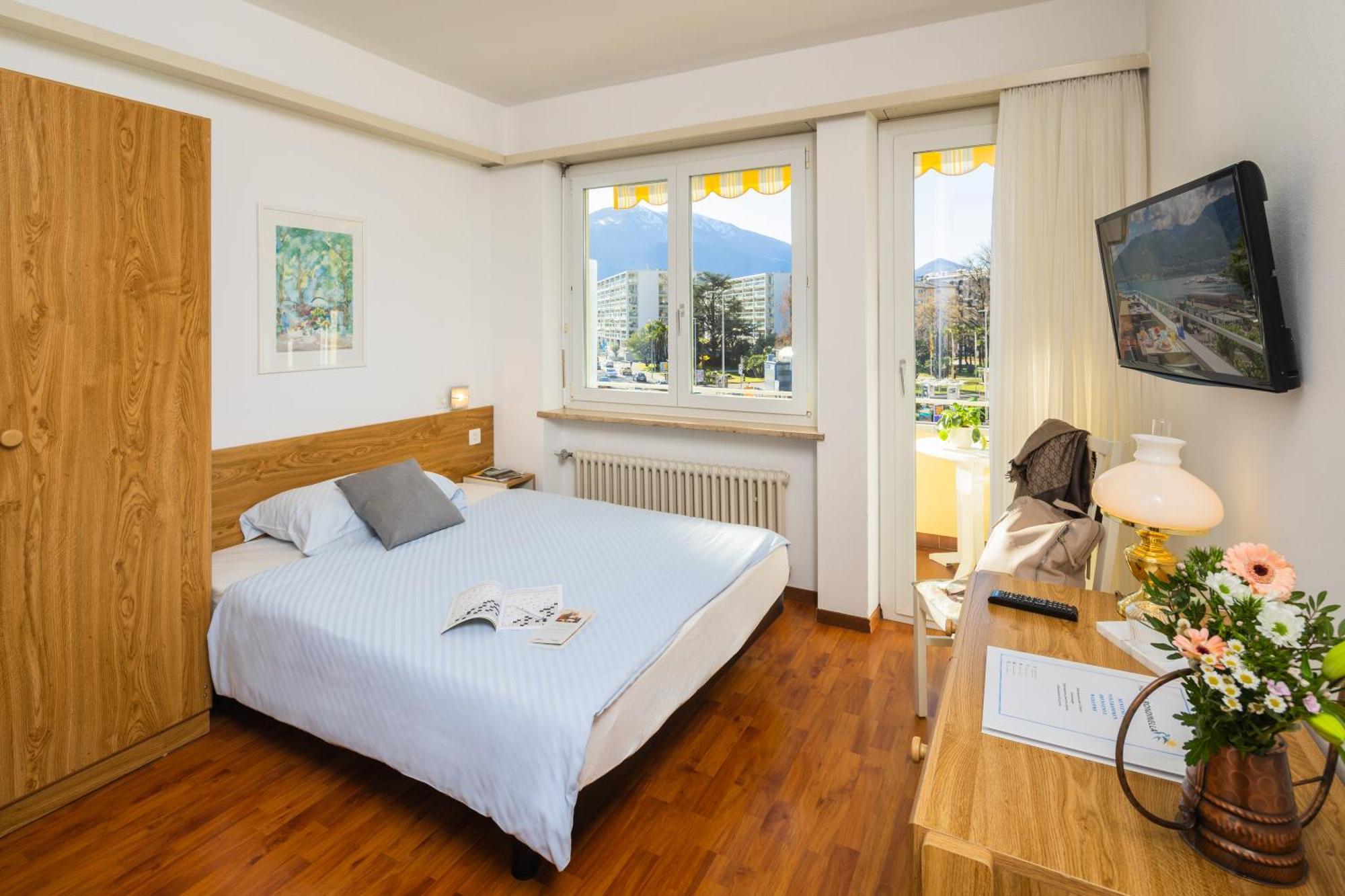 Hotel Rondinella Locarno Kültér fotó