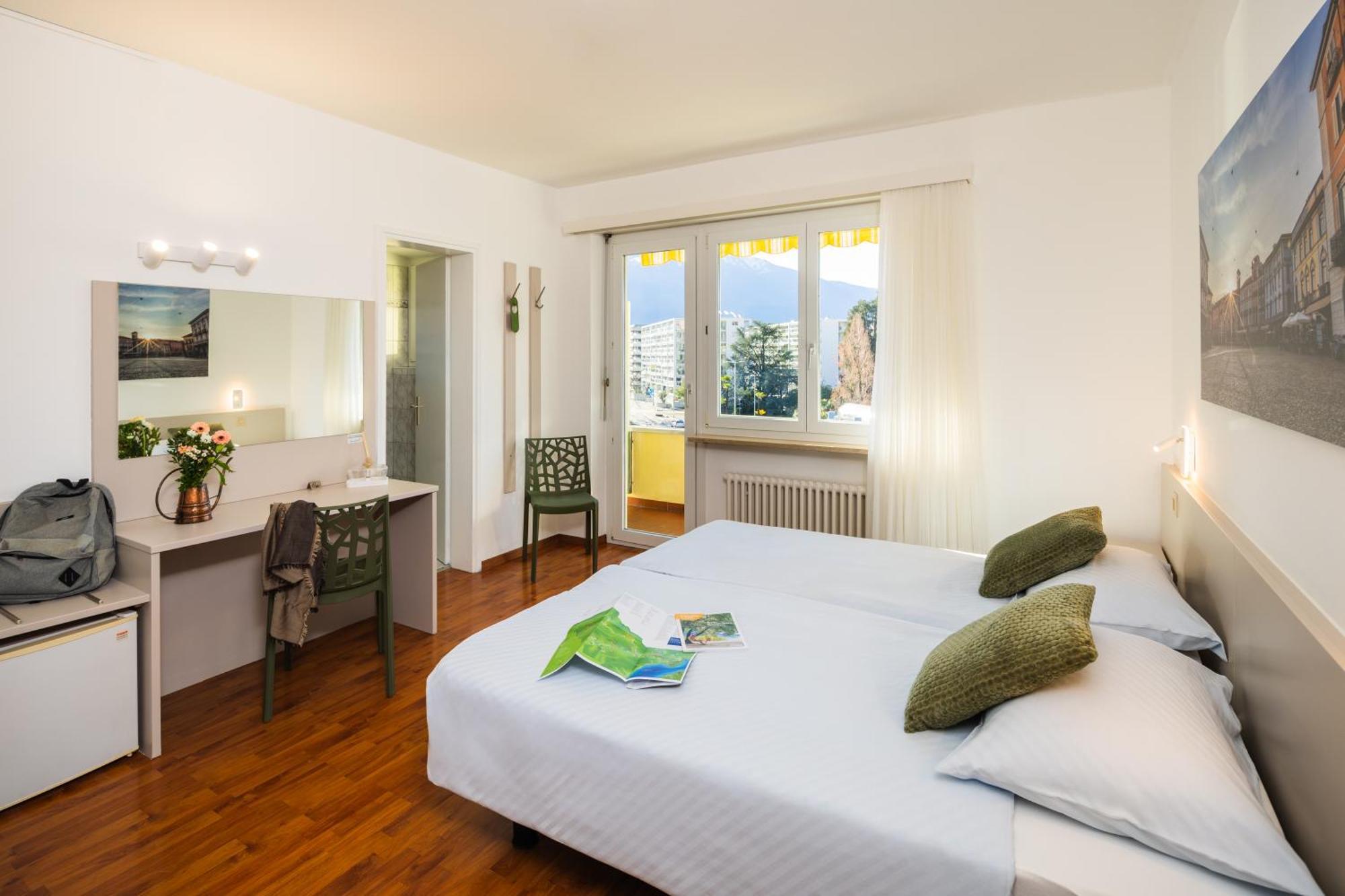 Hotel Rondinella Locarno Kültér fotó