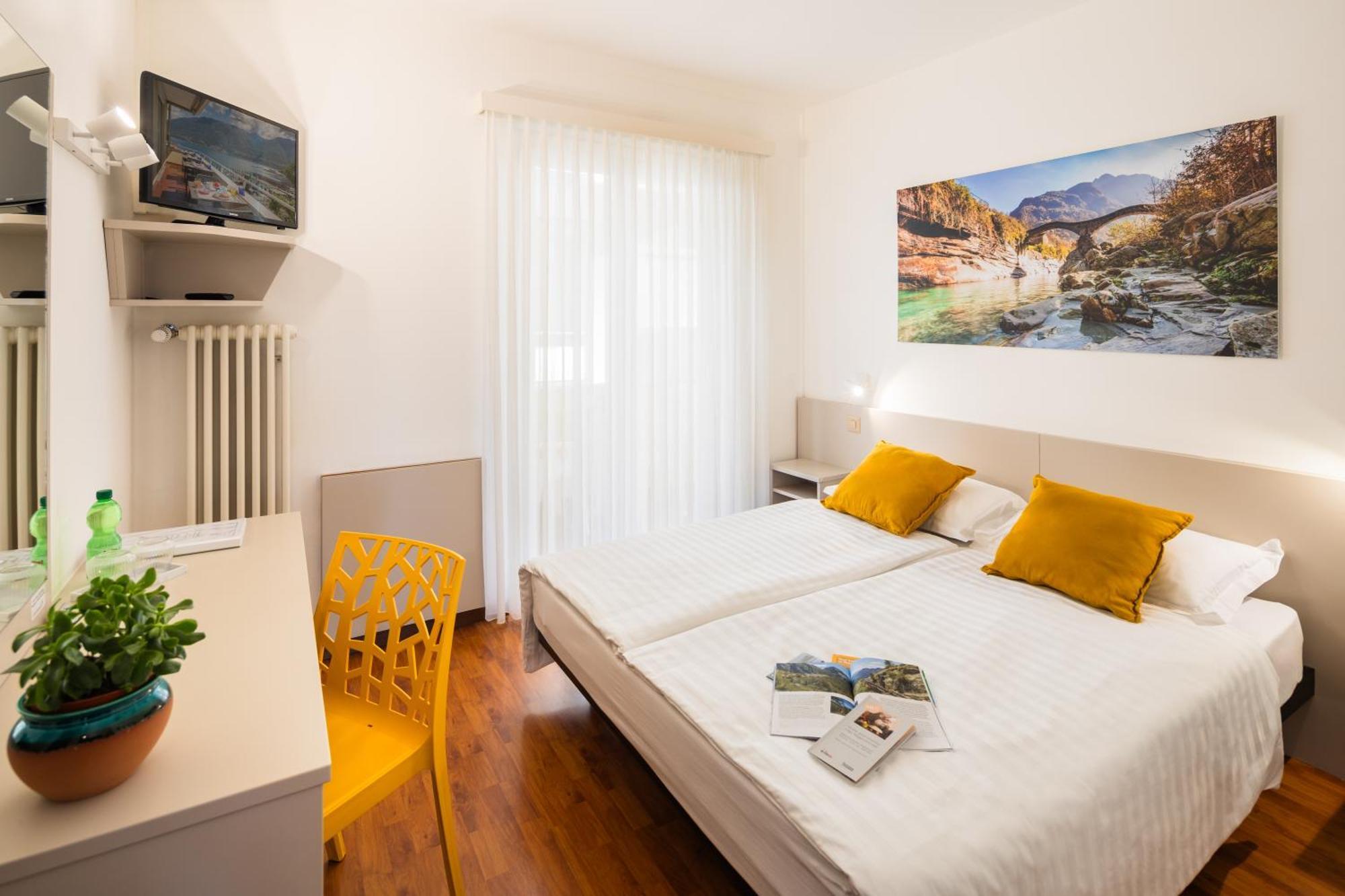Hotel Rondinella Locarno Kültér fotó